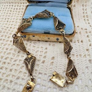 Vintage Tulip Filigree Bracelet - Gold Tone